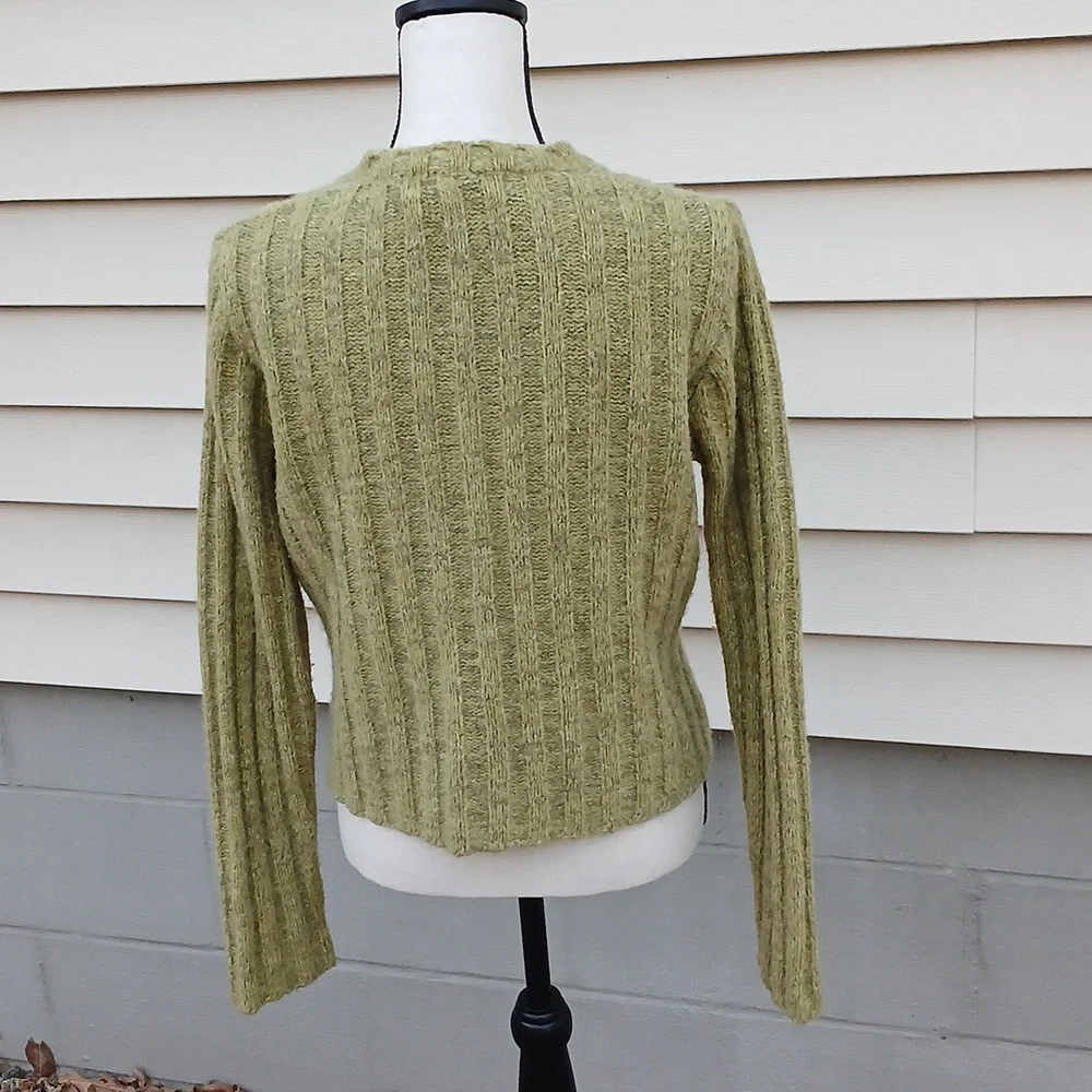 The Limited green sweater size medium - Picture 3 of 6